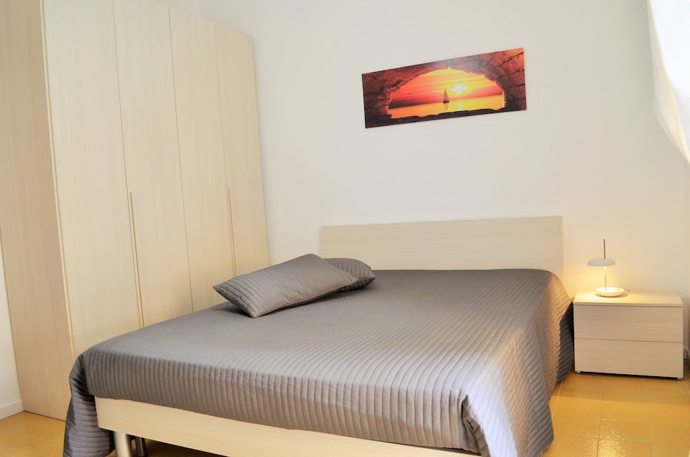 IzzHome Bella Vista