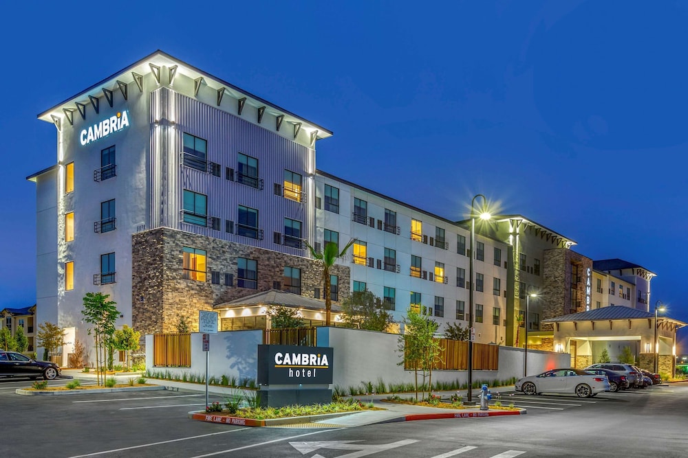 Cambria Hotel Sonoma Wine Country