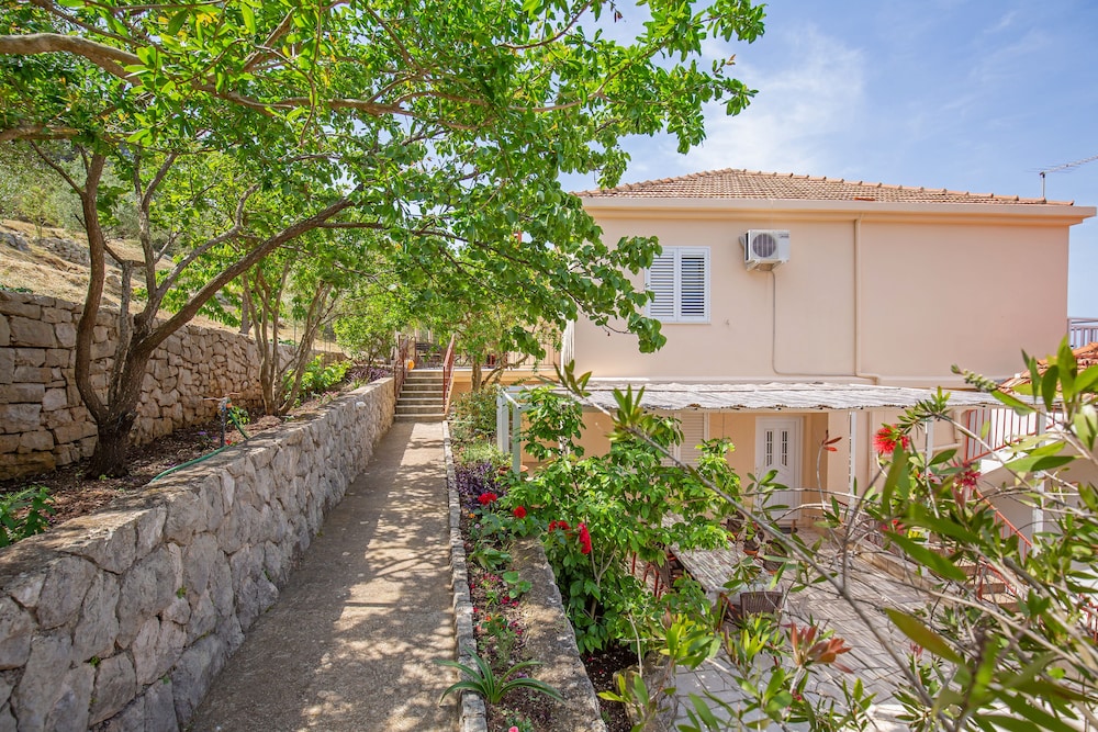Apartments Elica