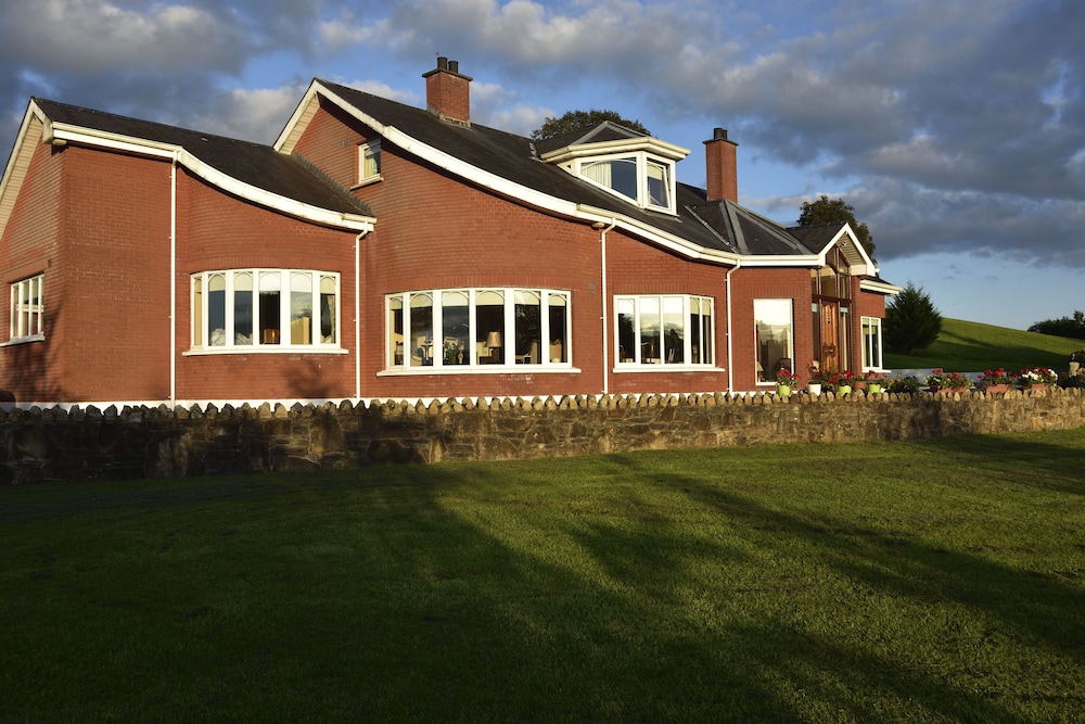 White Hill Country House