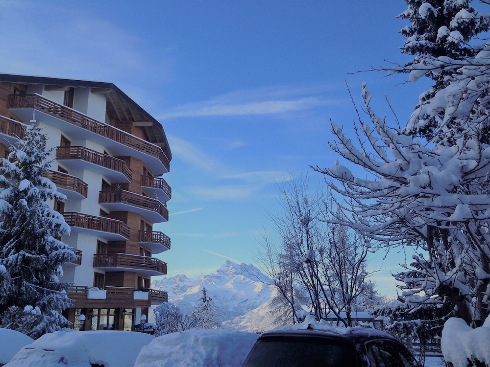 Villars Bristol Apartments