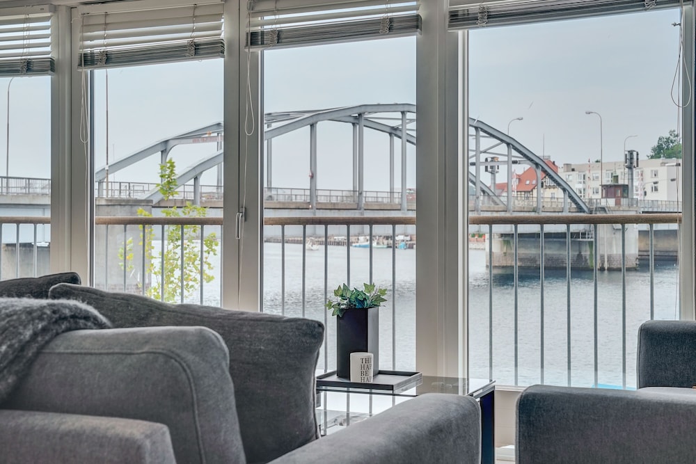 Luxury City Harbour apartment 2 bedroom