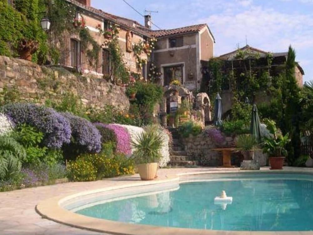 Villa Issiates