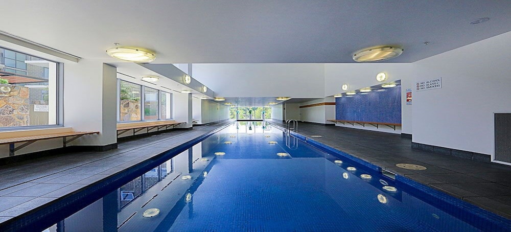 Spacious 1-Bedroom Apartment With Parking