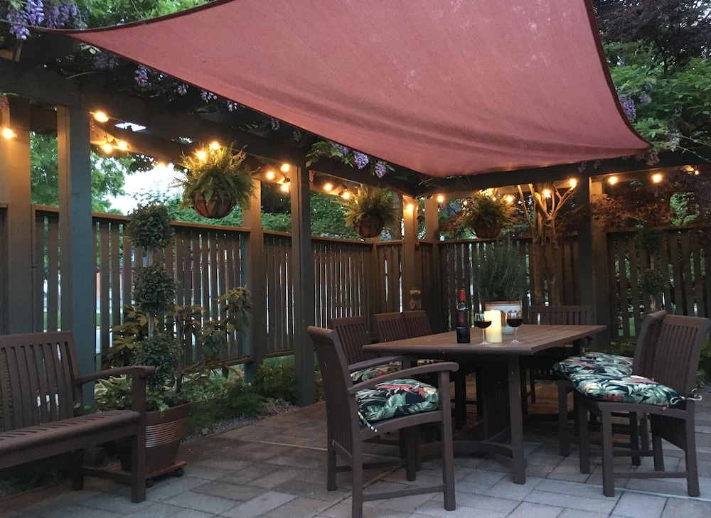 Cocoa Cottage Bed & Breakfast