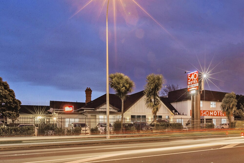 540 on Great South Motel