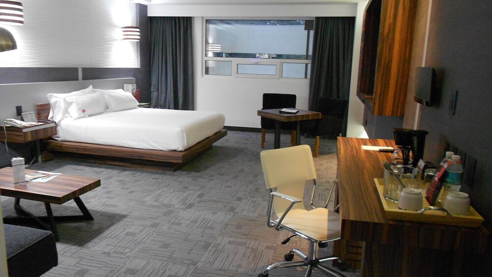 Suites Inn La Muralla Metepec