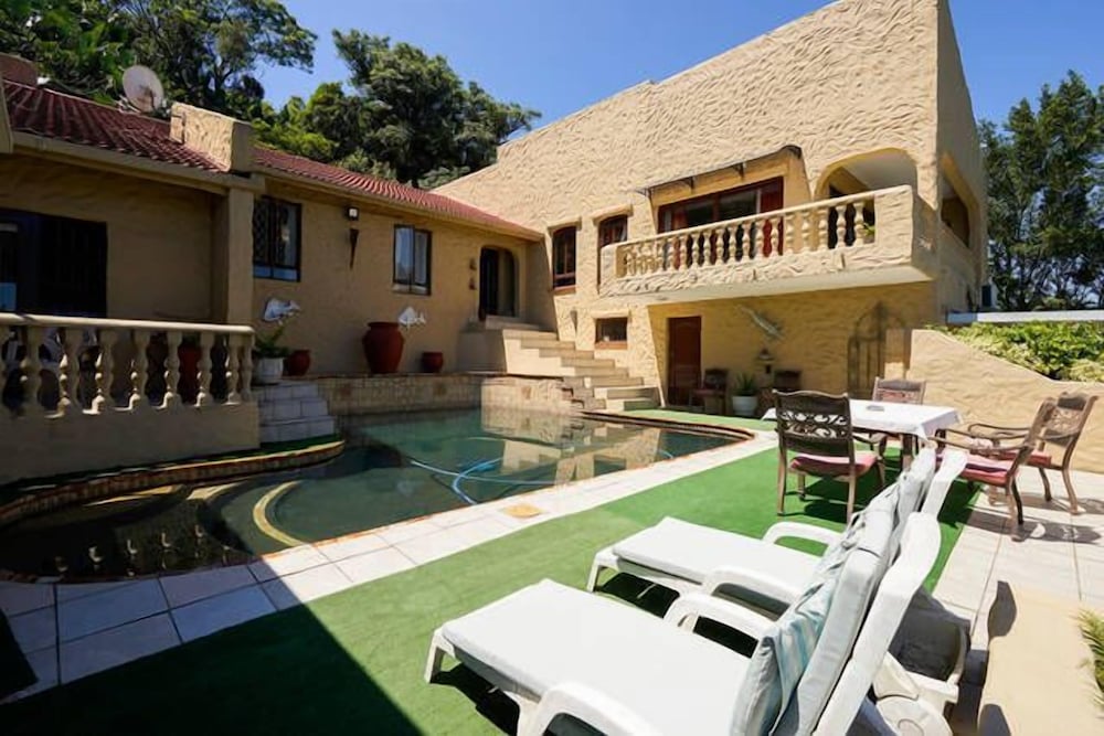 Villa Valencia