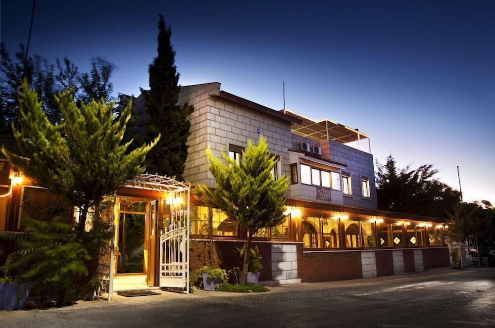 Antik Motel