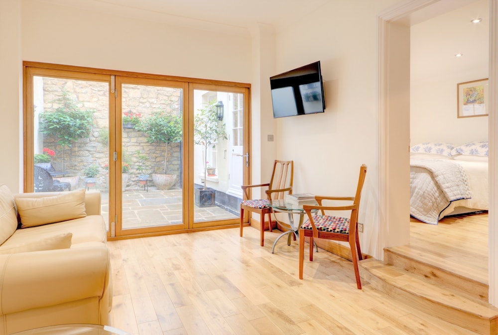 Luxury Apartments - Rodney Road