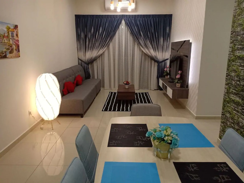 BLeisure Parkland Homestay