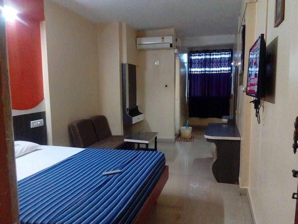 iROOMZ Chalukya Residency