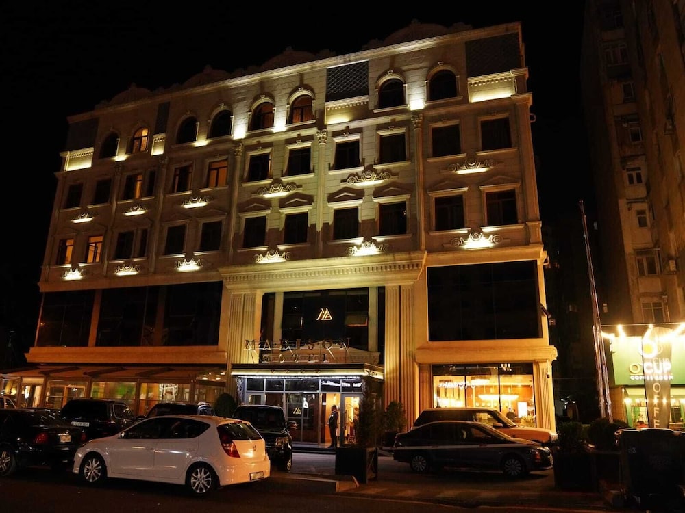 Madıson Hotel Baku