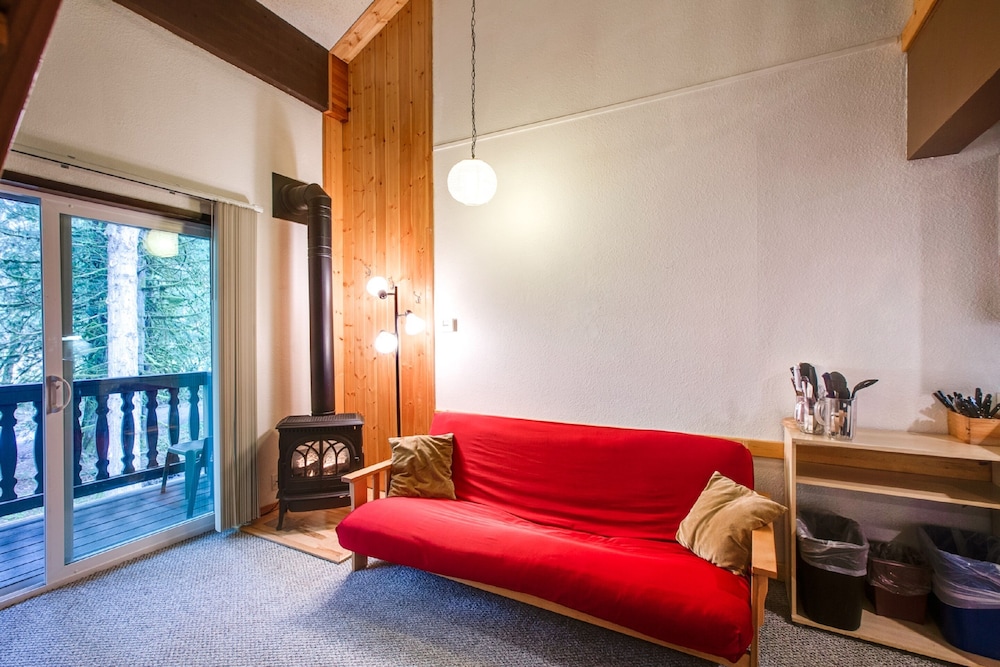 Mt. Baker Lodging Condo 56 – FRPL, WiFi, Sleeps 4! by MBL