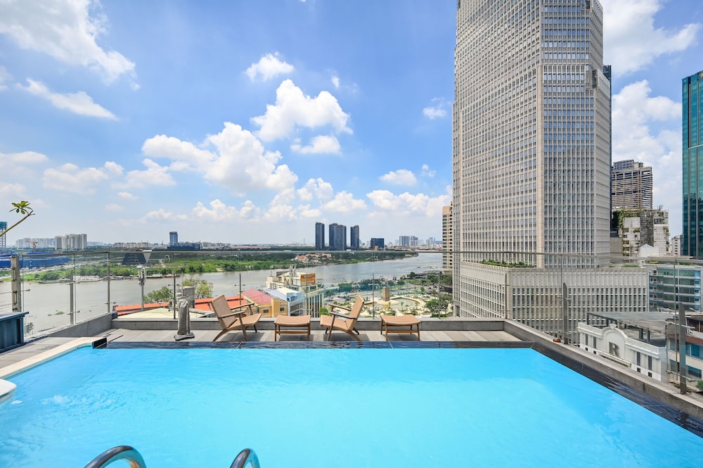 Sky Gem Central Hotel