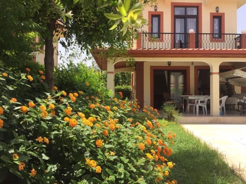 Villa Akar