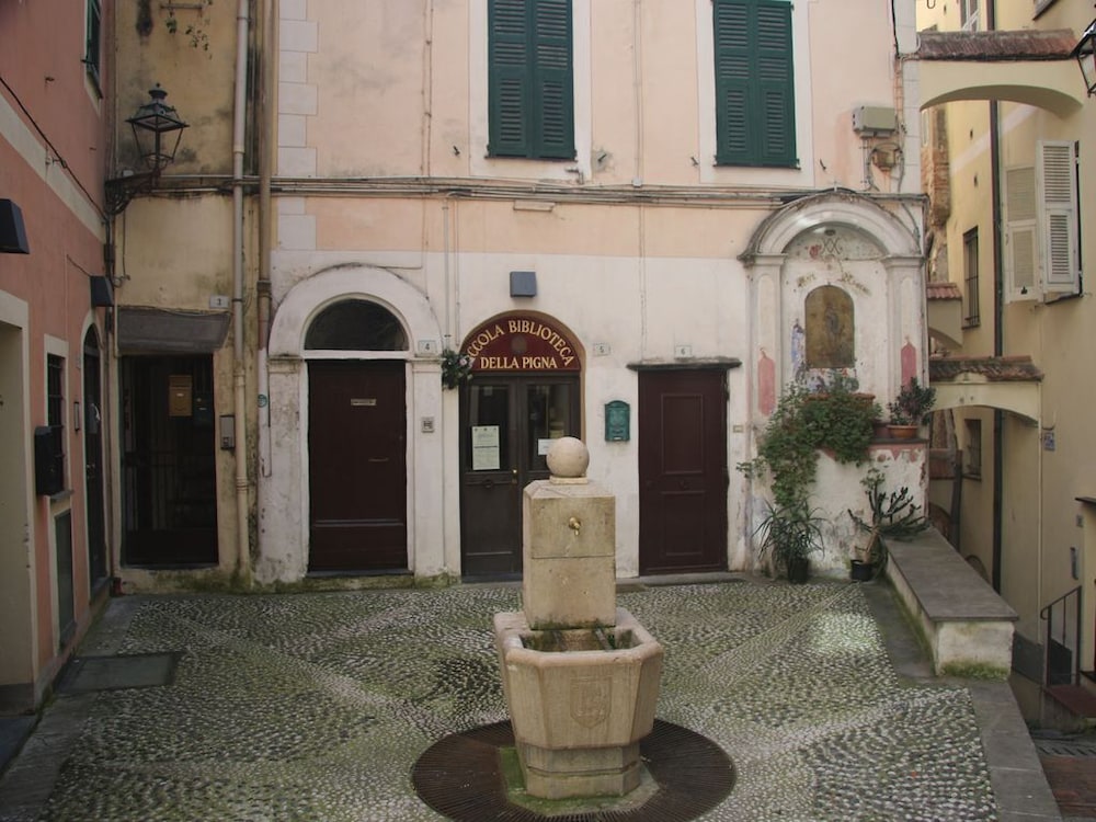 Seaview From The Pigna