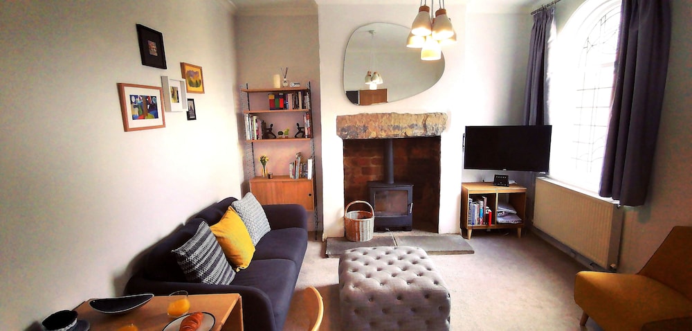 Heritage Millworkers Cosy Cottage