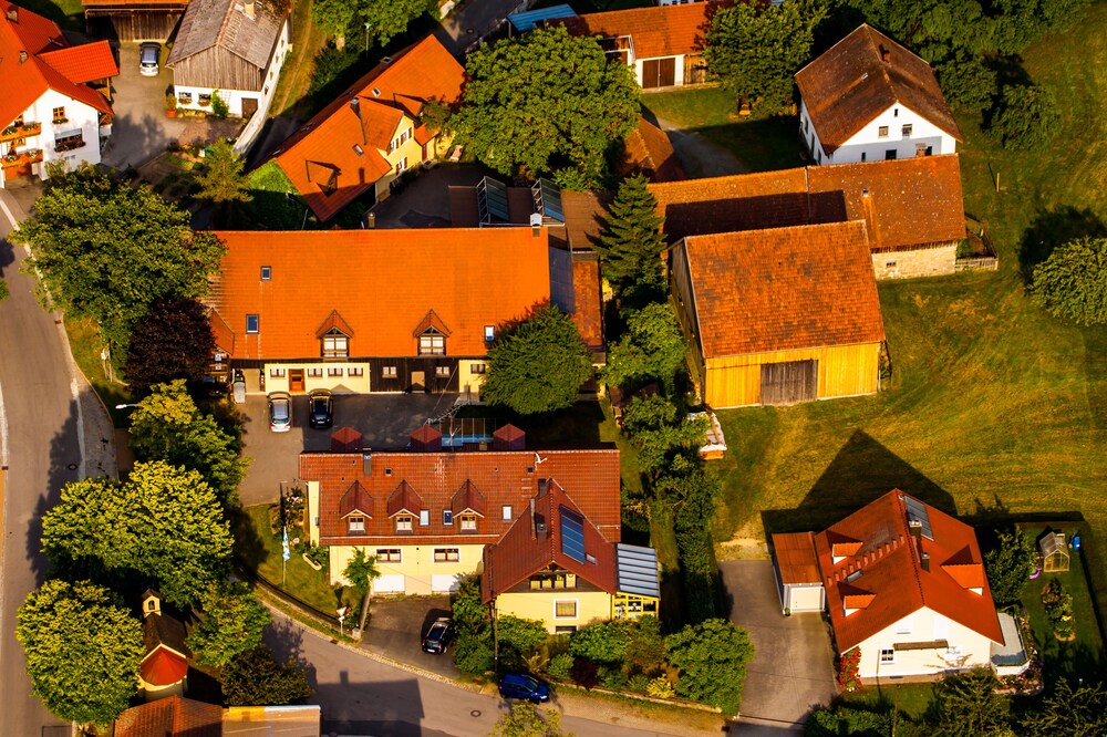 Appartements & Reitschule Fuchsenhof