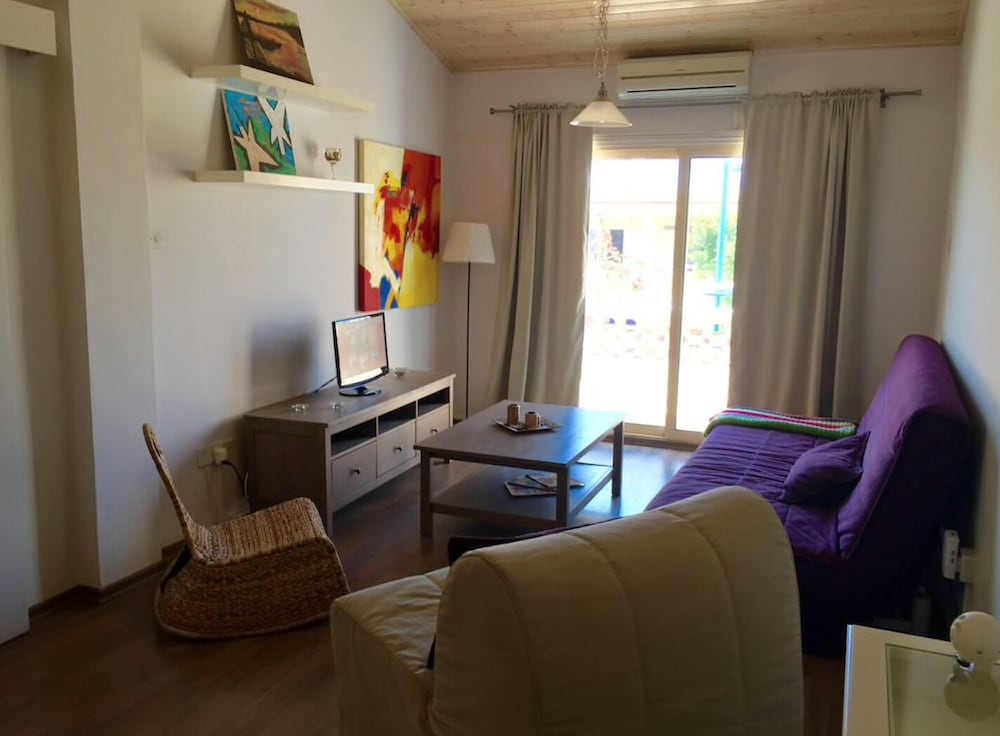 Unique 2 bedroom modern apartment