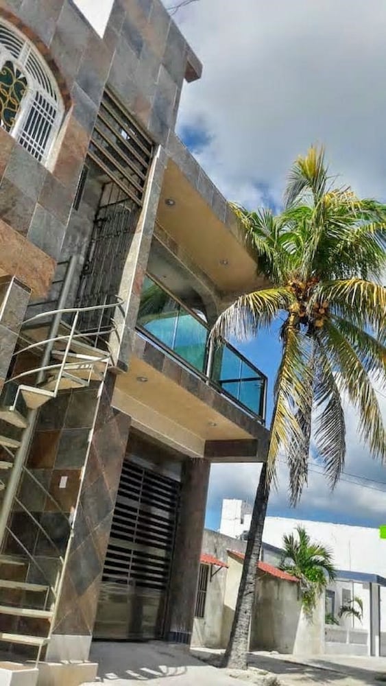 Kaeli's Caribbean Studios