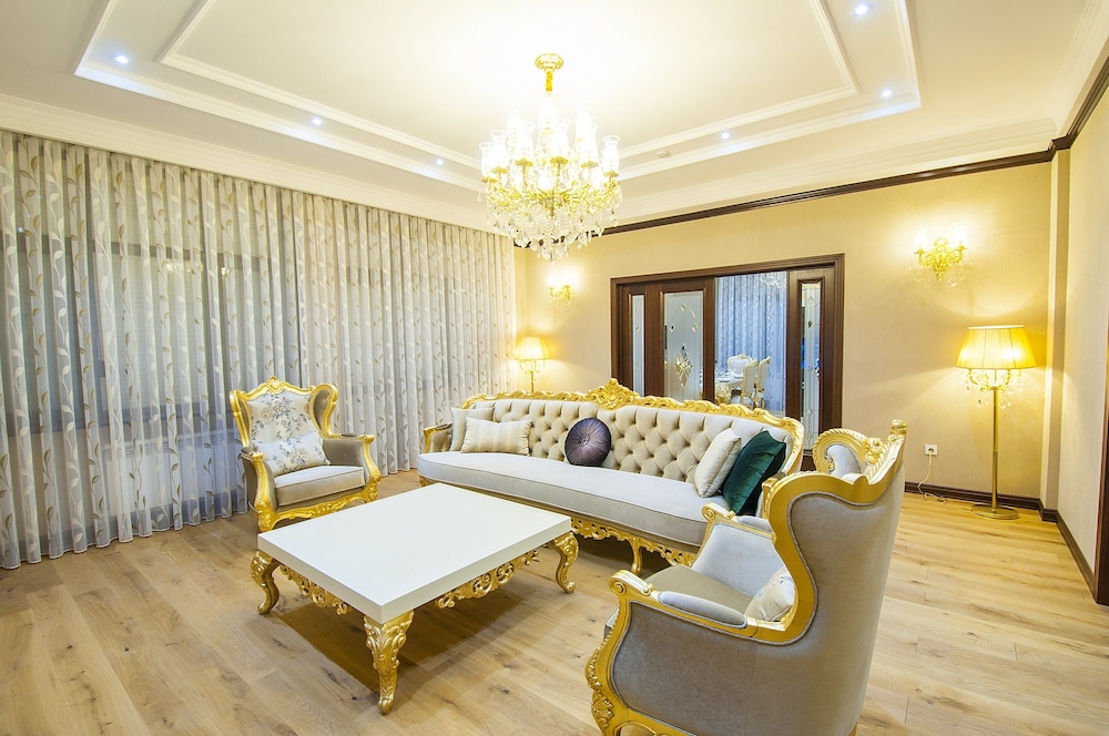Royal Residence Hotel