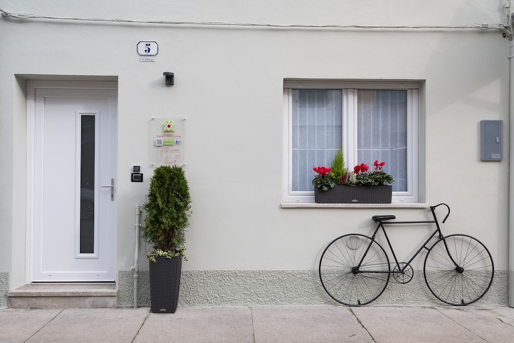 Zona 30 Bike Guesthouse