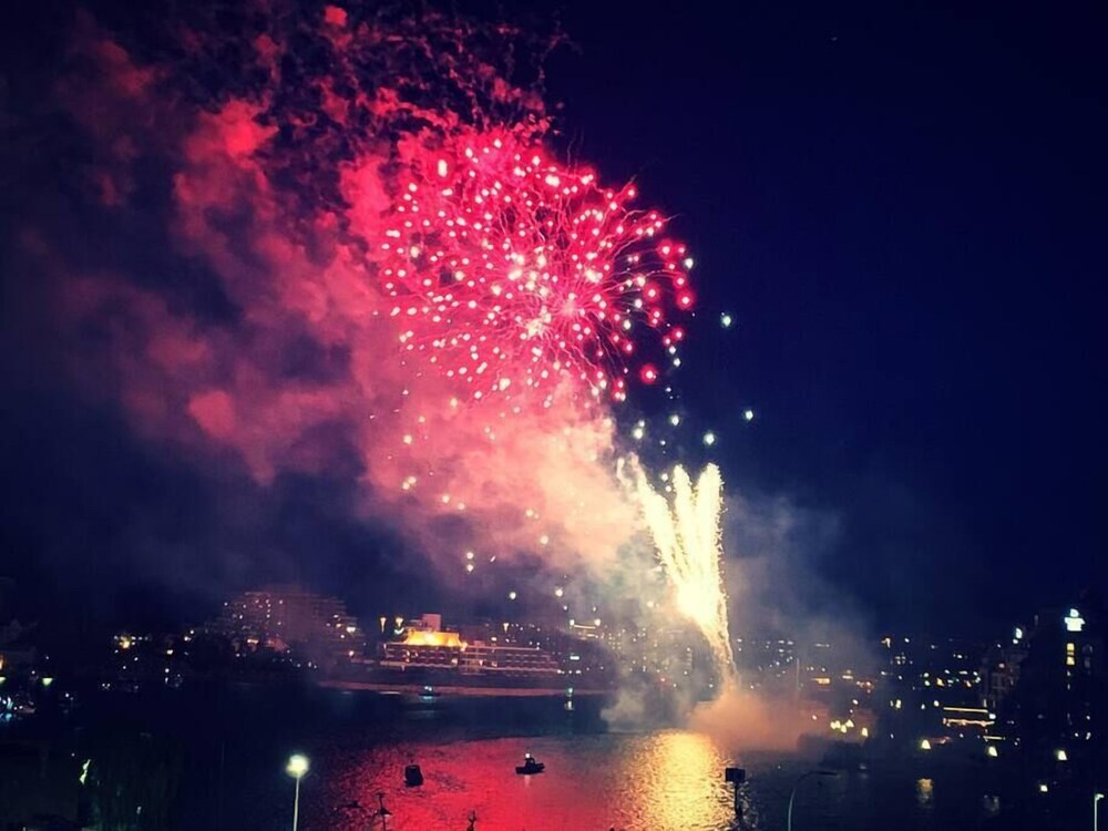 Victoria Harbour View Suite- slp 4