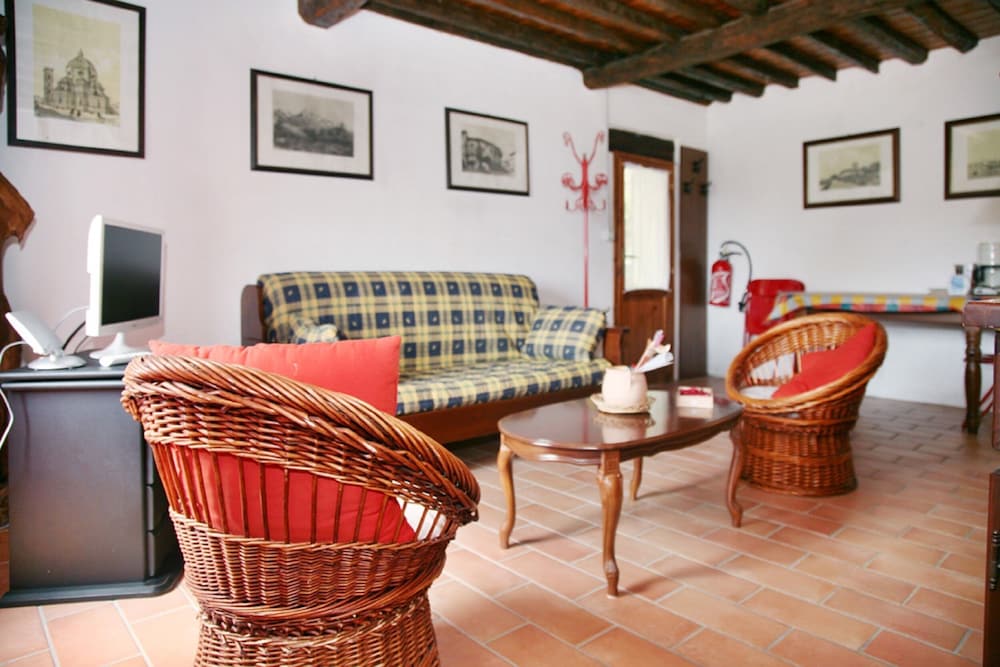 Holiday Apartment Carpe Diem Colognora Di Pescaglia Red Apartment