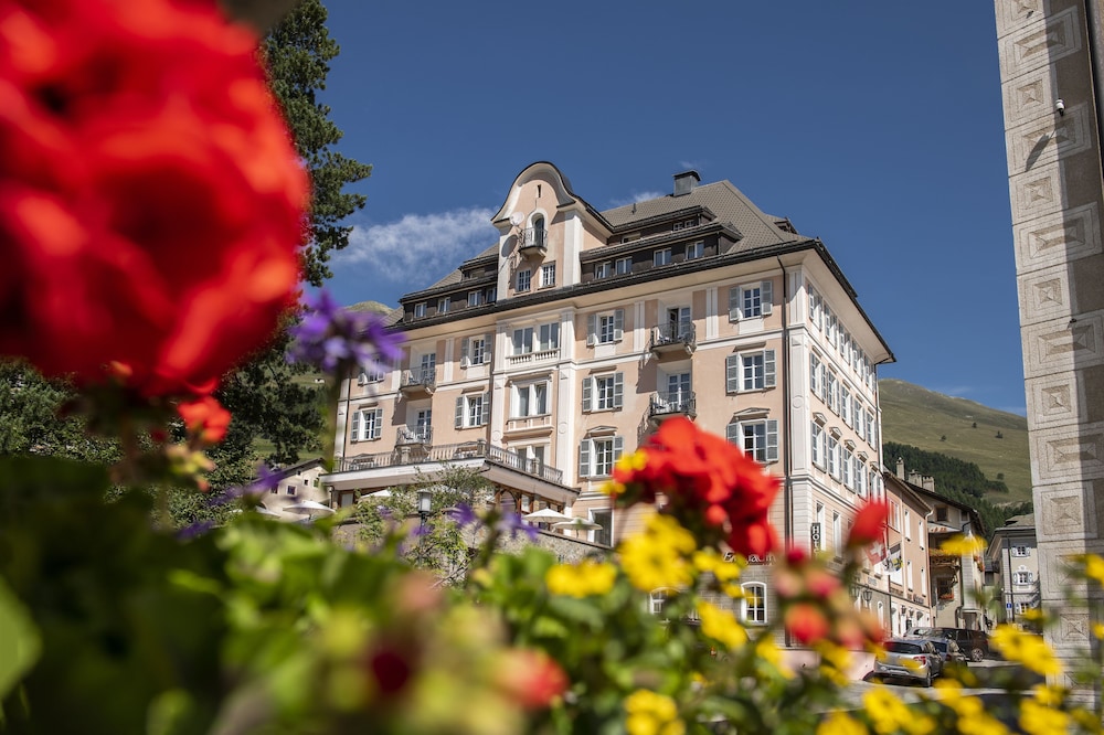 Hotel Engiadina
