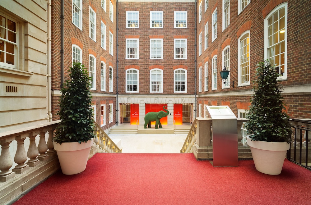 Apex Temple Court Hotel