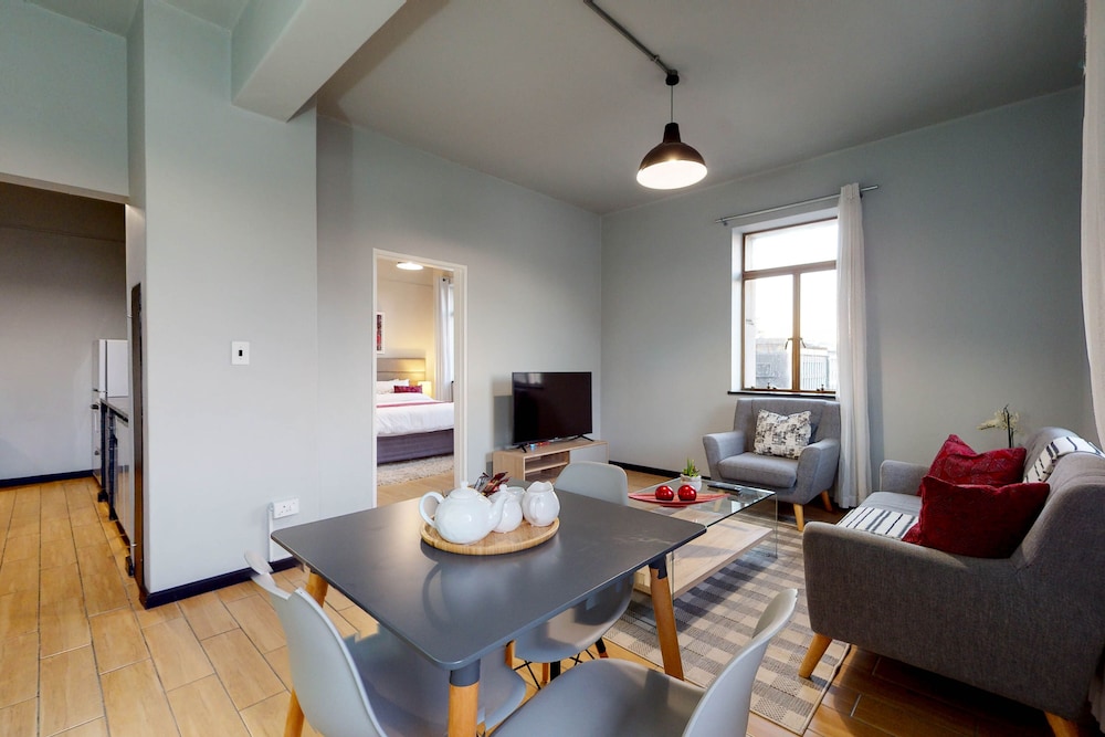 Heriot Apartment 1015