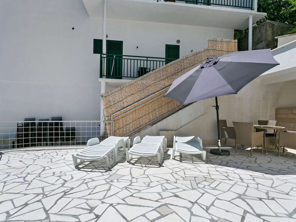 Pretty Apartment in Drvenik With Terrace