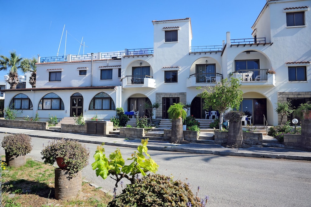 Spacious One Bedroom Apartment in Polis