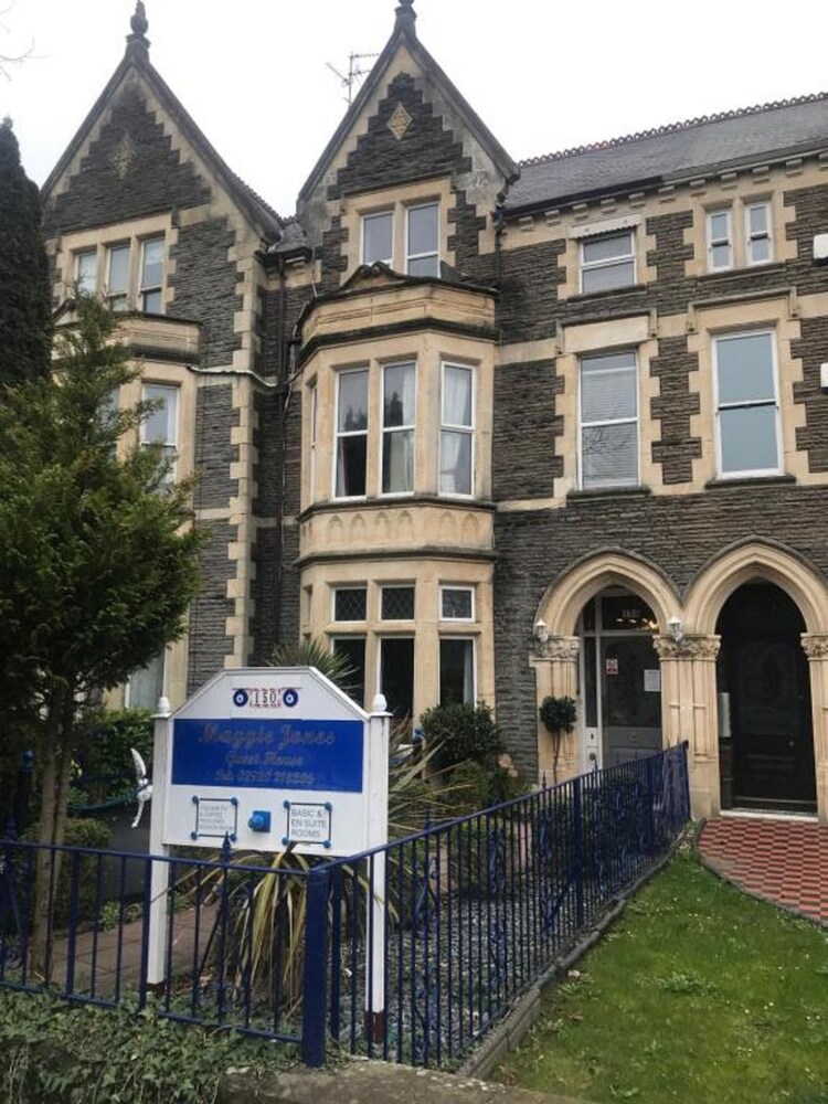 OYO Maggie Jones Guest House