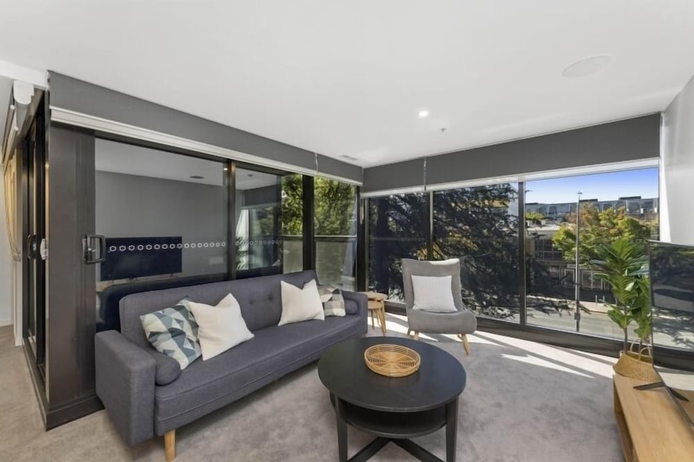 Accommodate Canberra Midnight Apartments