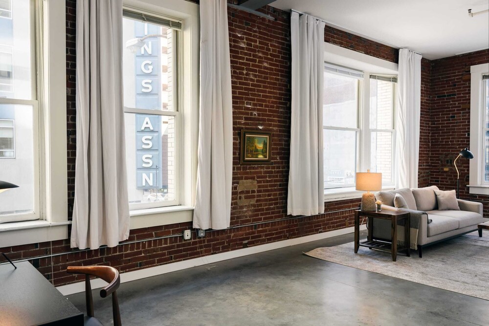 Spacious DT Lofts with Full Kitchen by Zencity