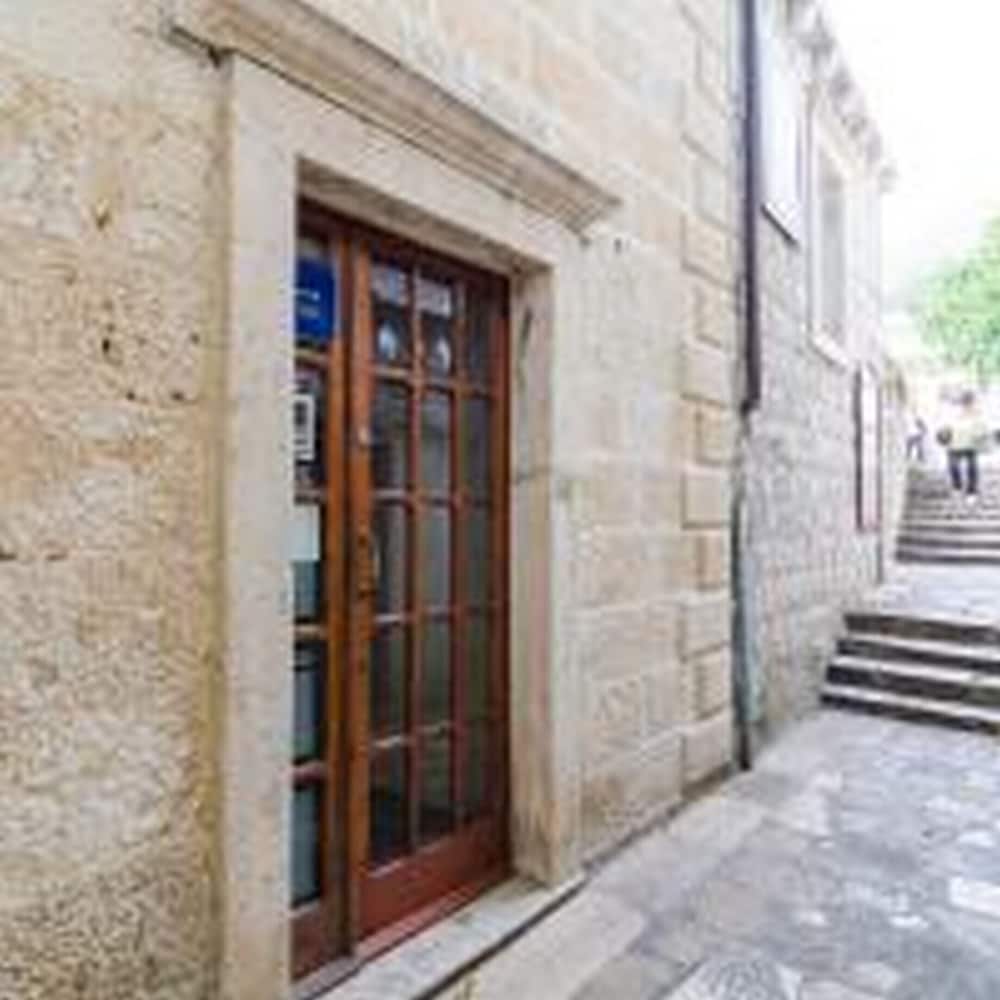 Rooms Lovrijenac