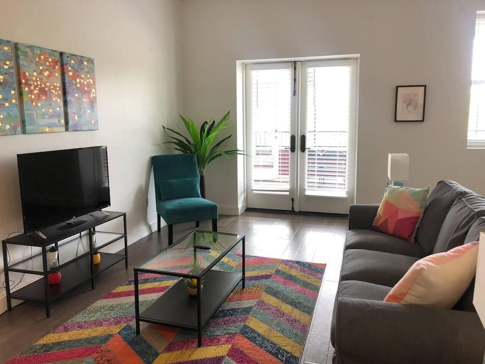 FRONTDESK 1910 E 7th Ave Apts Historic Ybor Tampa