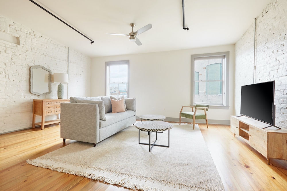 Sonder Ellis Square