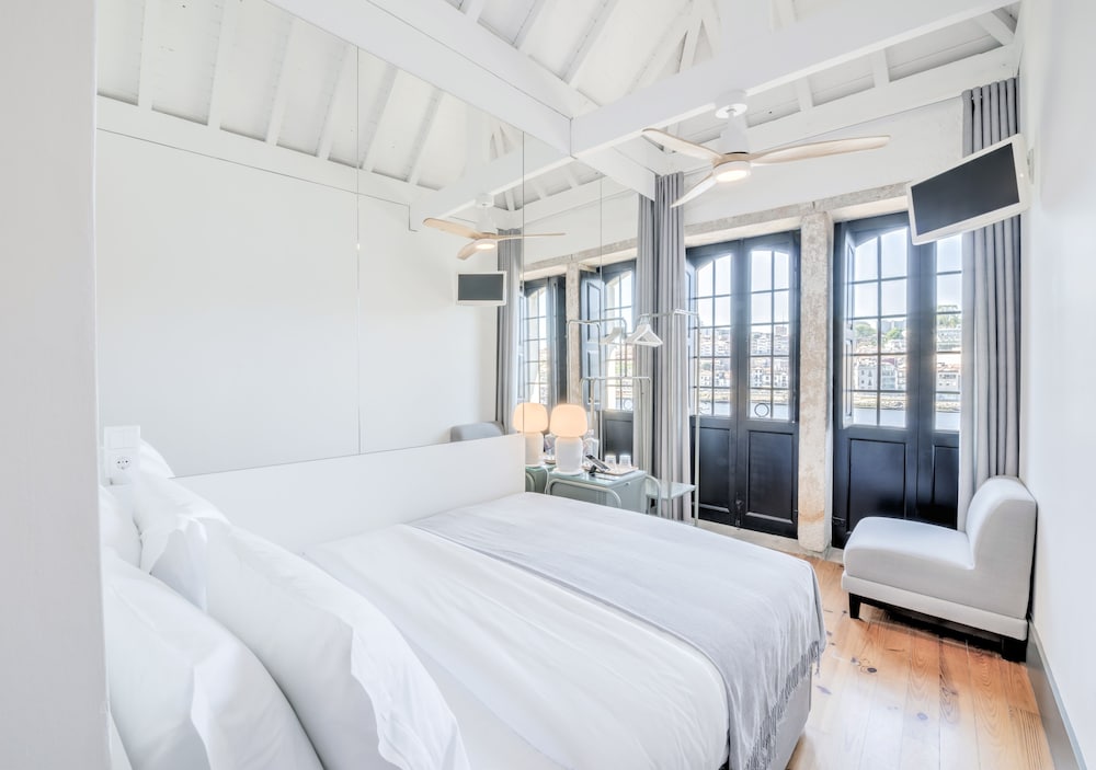 Oporto Street Fonte Taurina