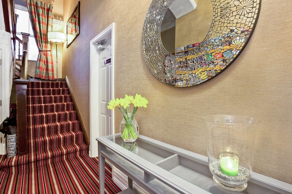 Bowness Bay Suites - Adults only