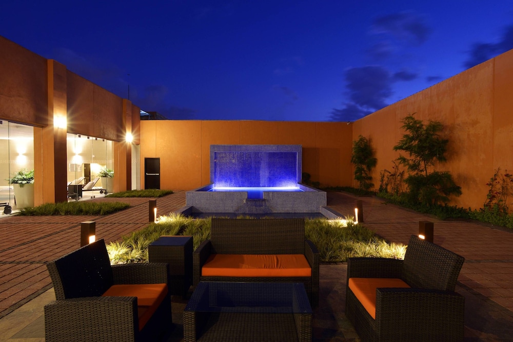 Courtyard Toluca Tollocan