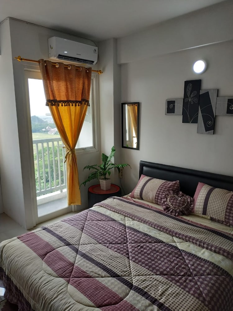 Grand Sentraland Karawang by Gkit Room