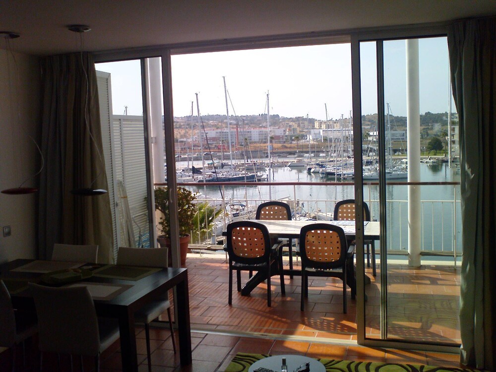 Stunning 2-bed Penthouse in Lagos 250m From Beach