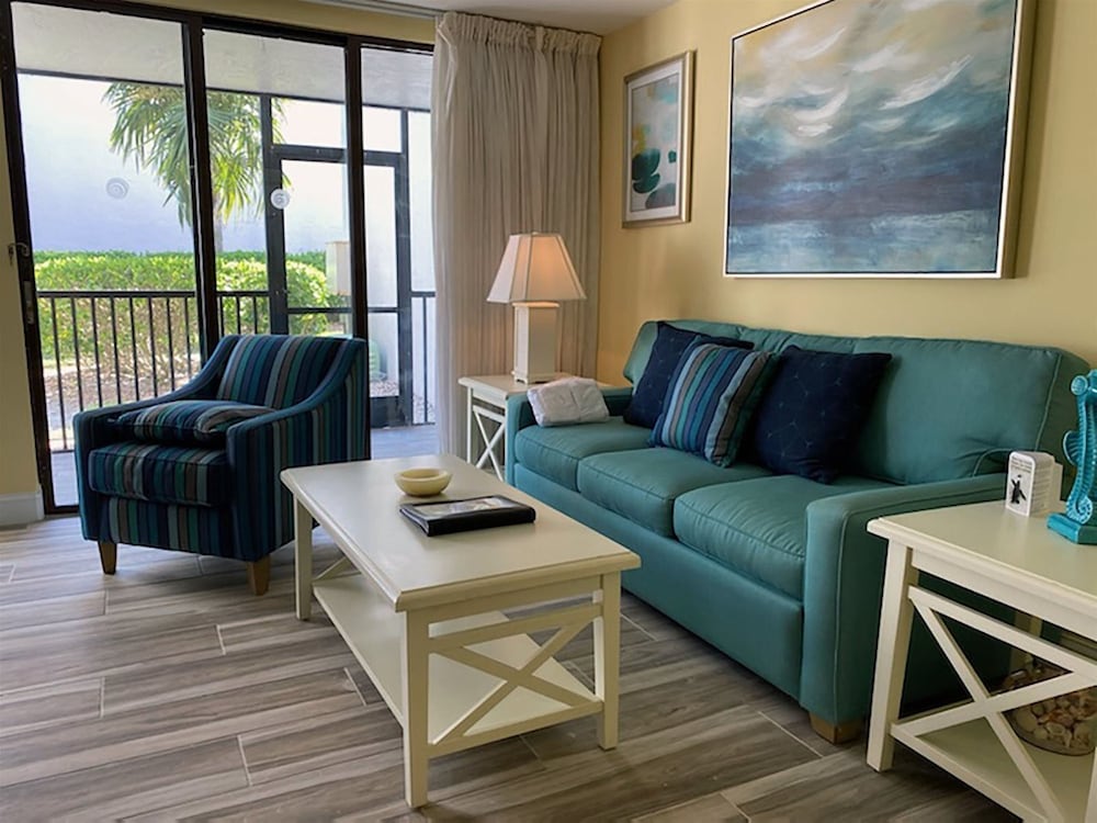 Sundial Beach Resort by Dream Vacation Rentals