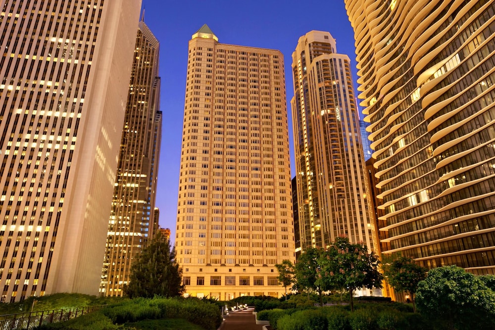 Fairmont Chicago at Millennium Park Gold Experience