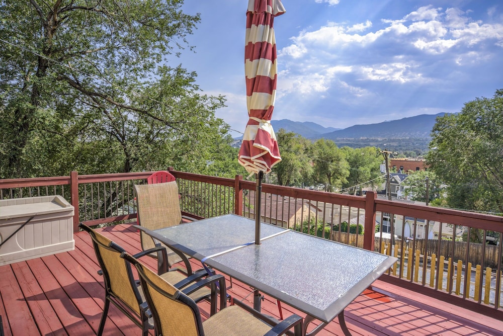 2brdowntown Occmountain Views & Grill