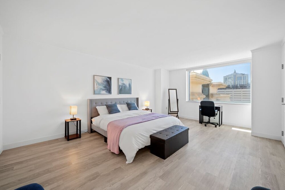 CozySuites Showboat | Spacious Ocean Front Condo