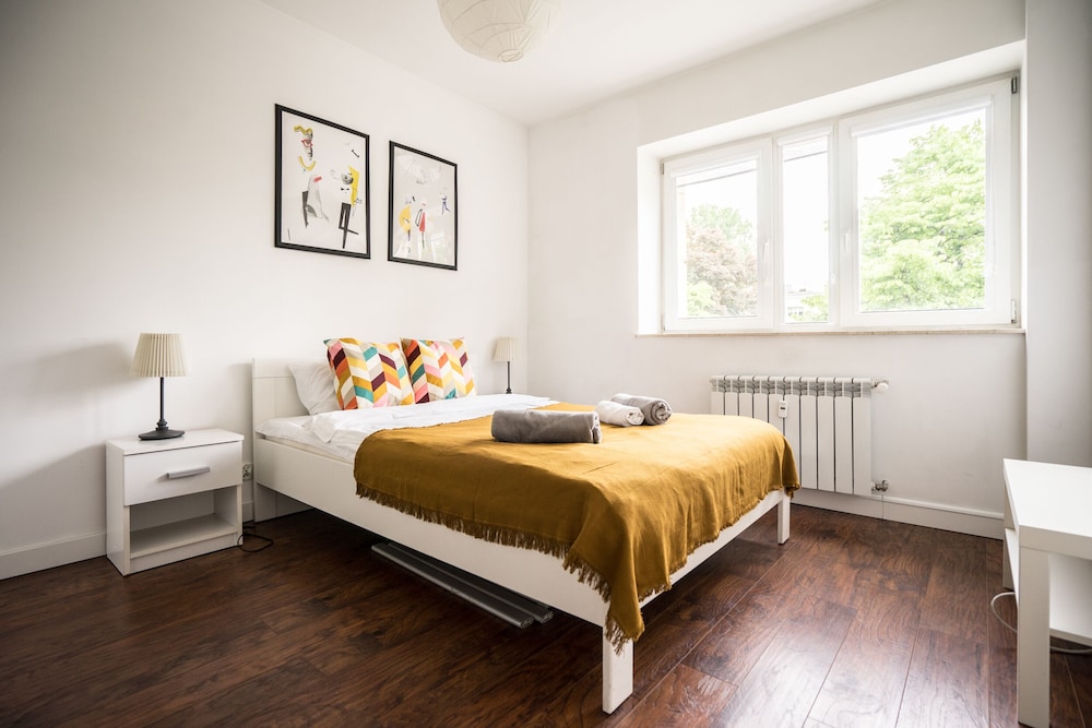oompH Warsaw Big Apartment near Old Town